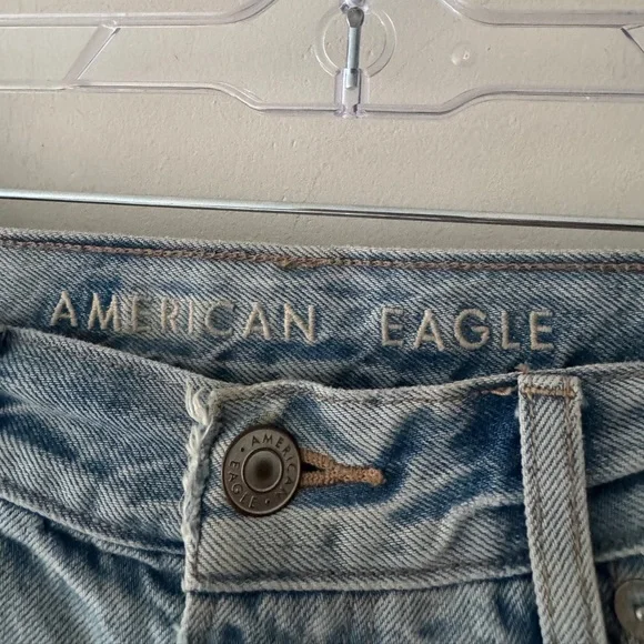 American Eagle Distressed Mom Jeans - Picture 4 of 6